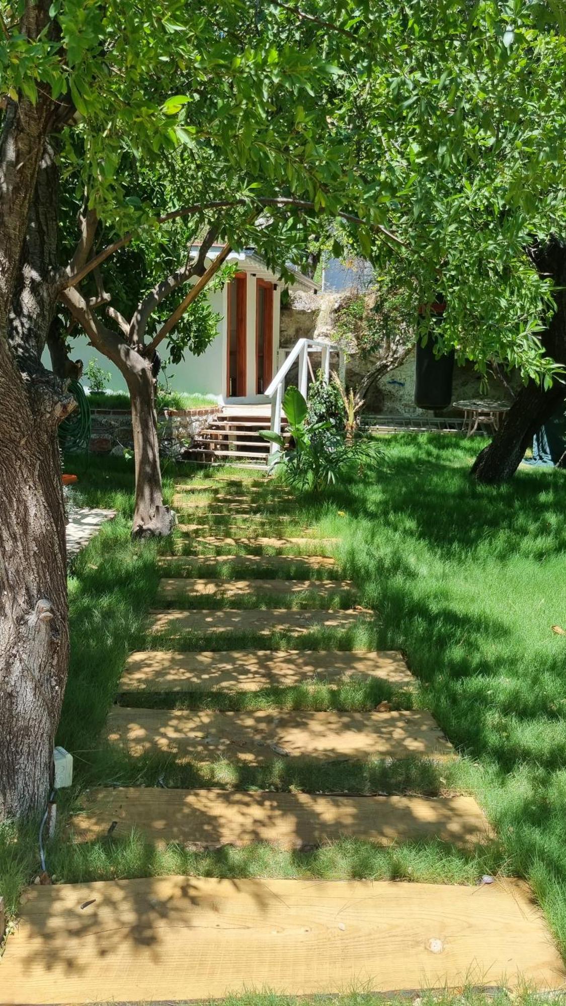 Lemon Garden Boutique Hotel 博兹布伦 外观 照片
