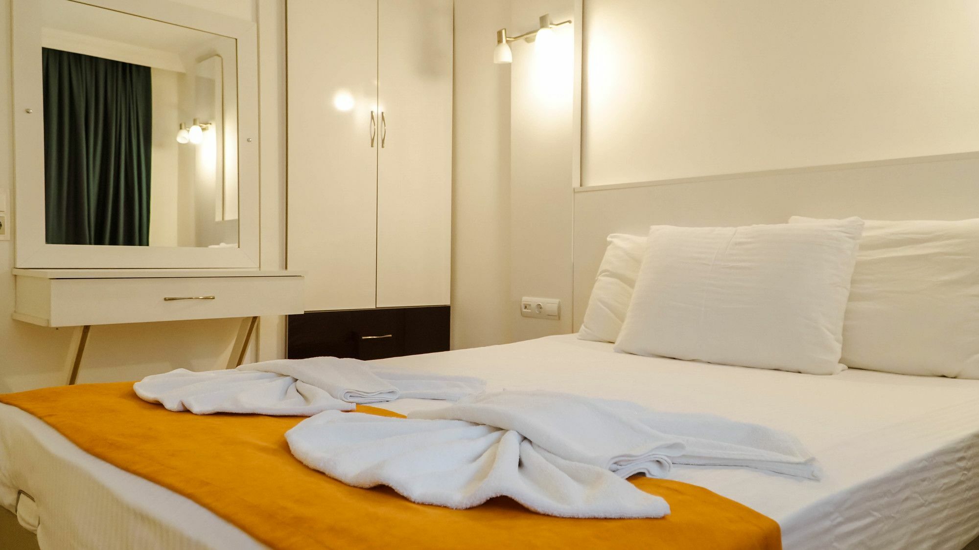 Lemon Garden Boutique Hotel 博兹布伦 外观 照片