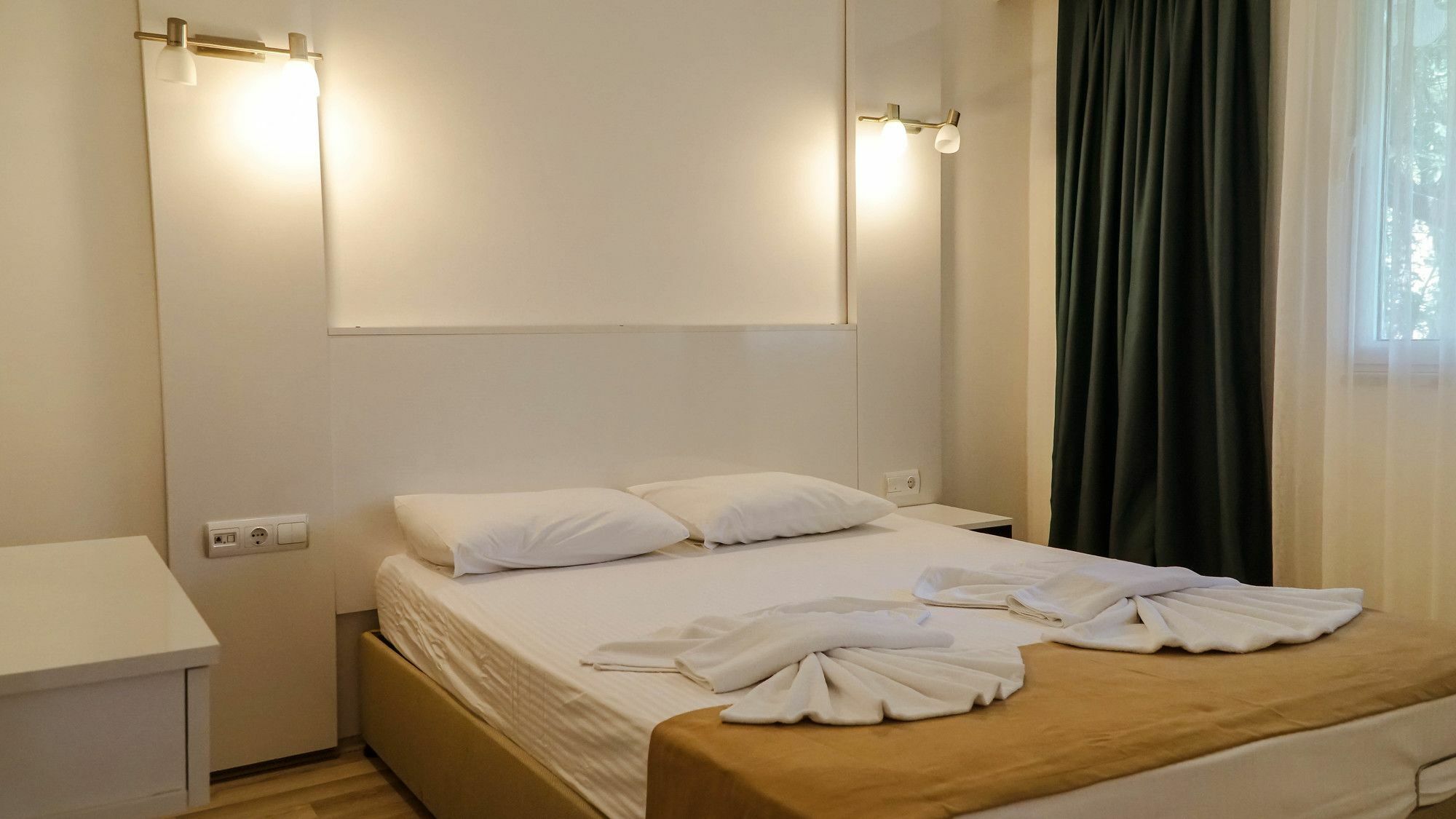 Lemon Garden Boutique Hotel 博兹布伦 外观 照片