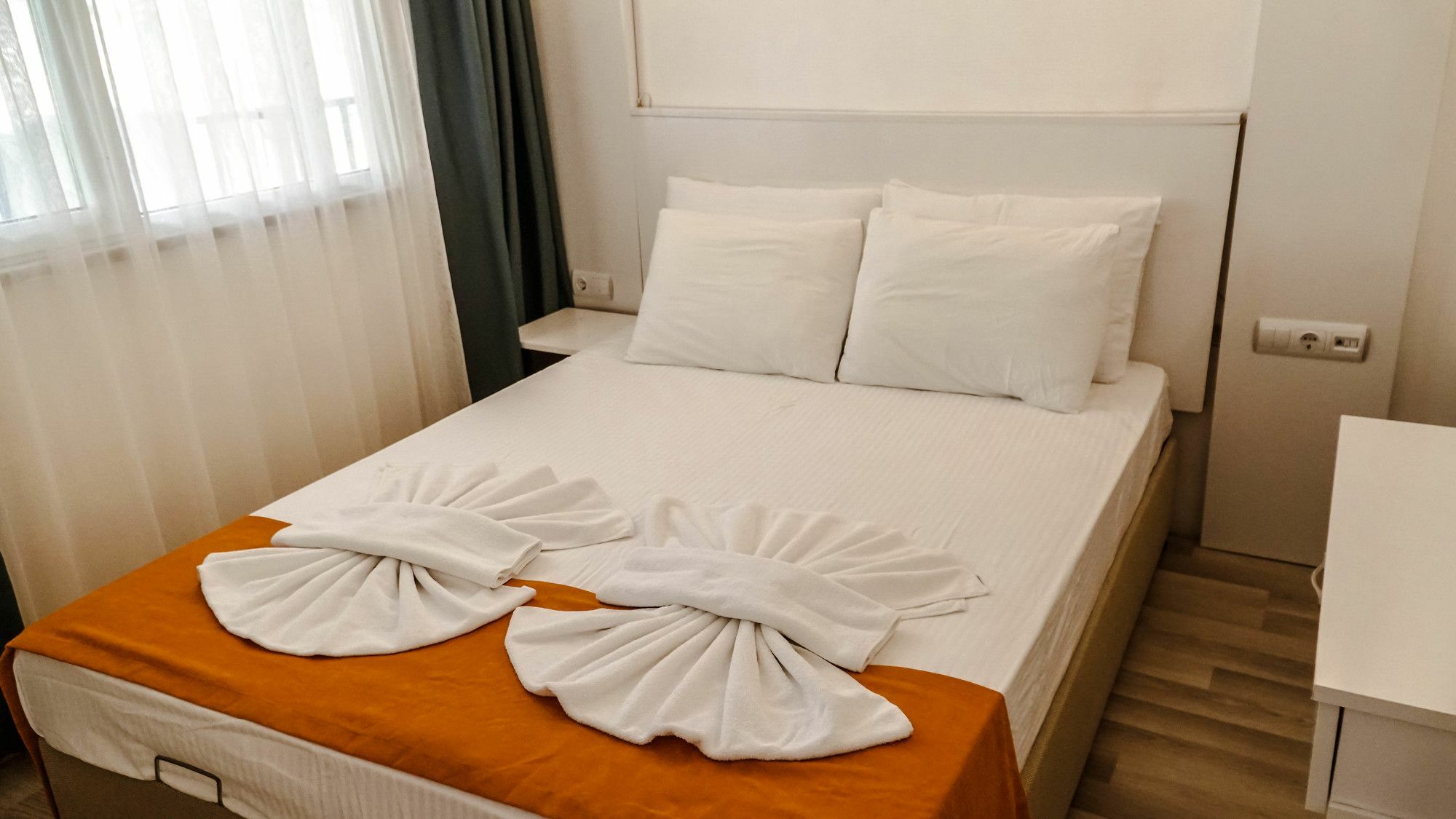Lemon Garden Boutique Hotel 博兹布伦 外观 照片